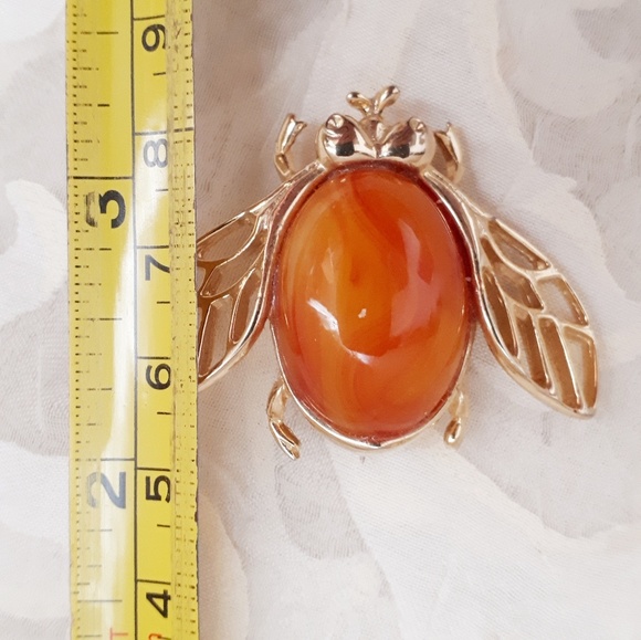 Delightful gold tone bug pin brooch - Picture 6 of 6